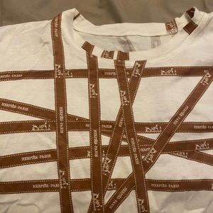 Hermes T-shirt. Size small. Perfect condition.